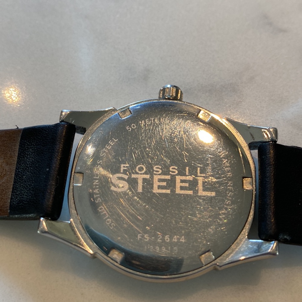 Fossil Watch - Picture 3 of 6